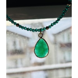 Szmaragdowy zielony naszyjnik z amazonitem złote dodatki